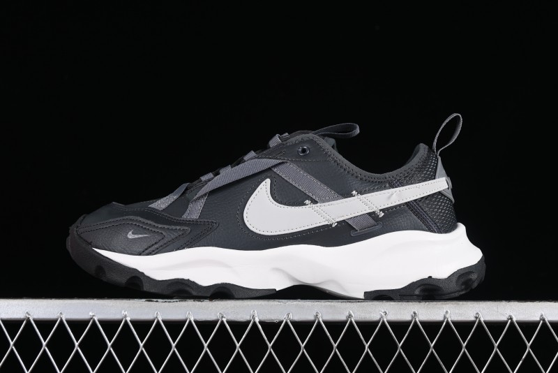 Nike TC 7900 Retro Chunky Dad Shoes with Reflective Swoosh and Cushioned Sole - DD9682-001
