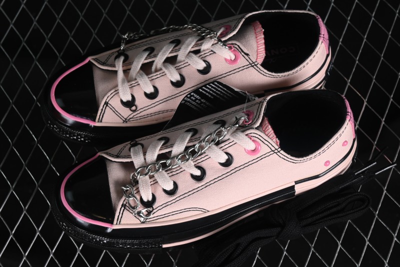Converse Chuck 70s Low-Top Casual Sneakers with Black-Pink Chain Design - A09542C