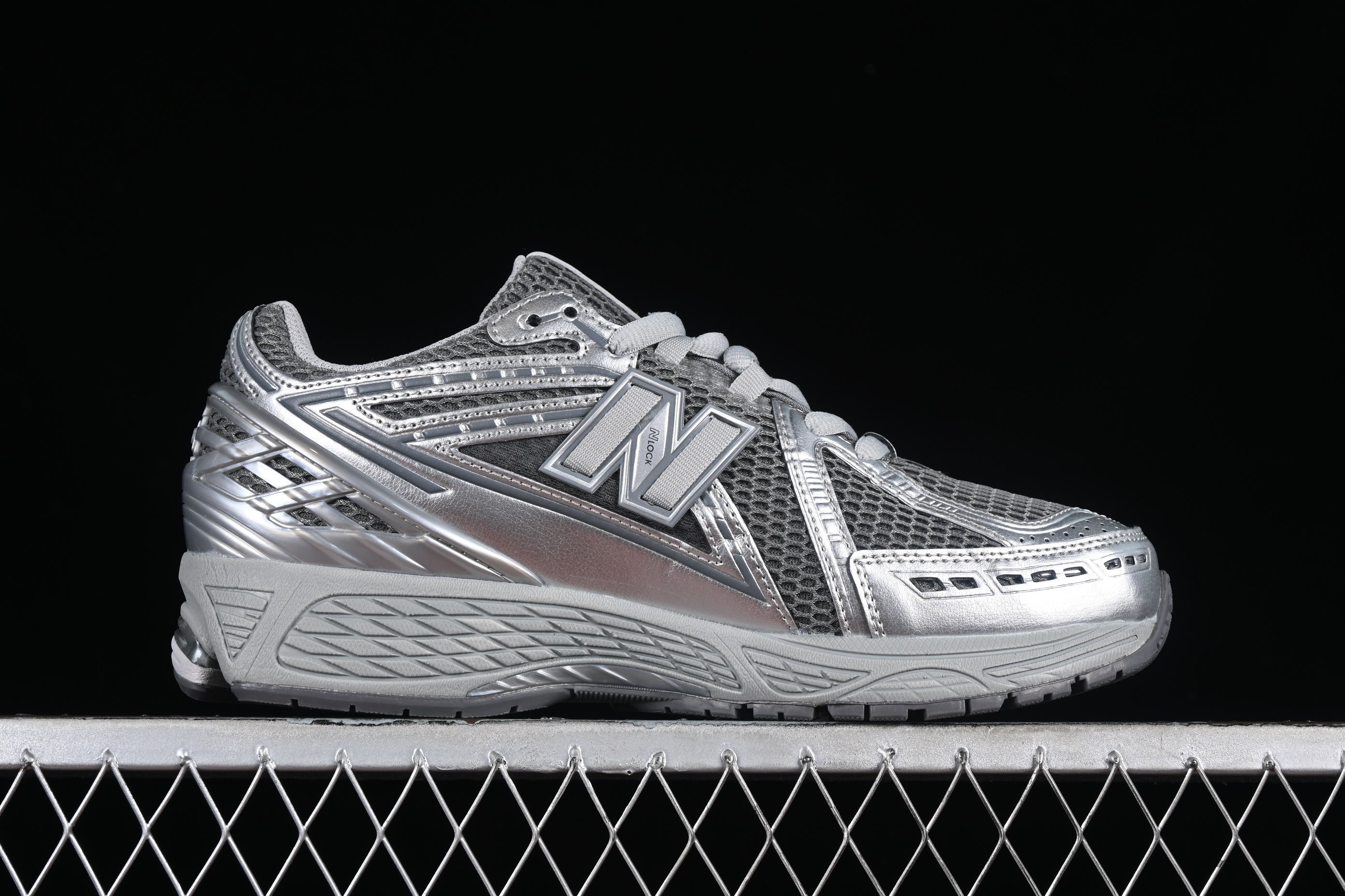 New Balance 1906 Series Retro Dad Style Casual Running Shoes - M1906REH