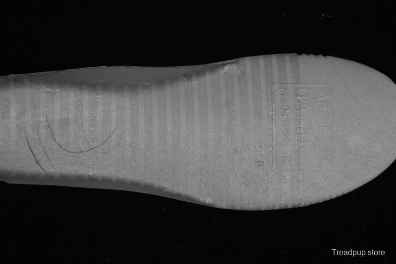 Nike Air Force 1 '07 Low Classic Lace-Up Casual Sneakers in Black & White - ZH0316-018