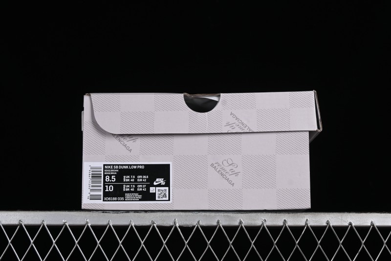 Supreme x Nike Dunk Low SB Skate Shoes with Zoom Air Cushion - XD6188-035