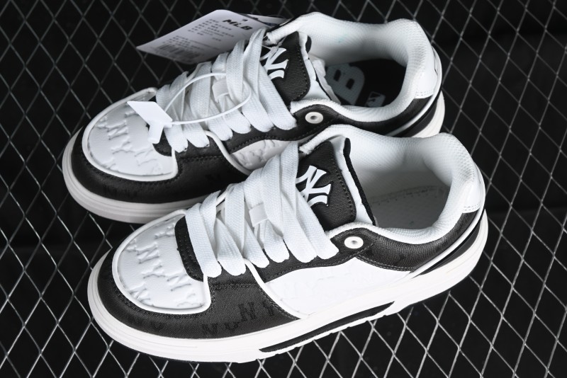 MLB NY Yankees Chunky Liner Classic Monogram Lightweight Platform Sneakers with 6cm Height Boost - 3ASXCMN4N50BKS