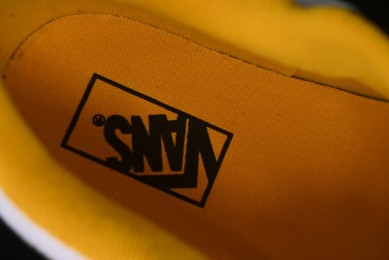 Vans Knu Skool Low-Top Retro Casual Vulcanized Slip-On Sneakers in Black White Yellow - VN000D6C6RJ