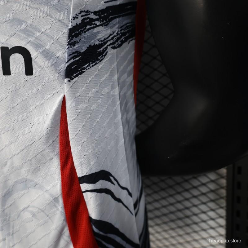 Player Version 25/26 Manchester United White with Marble Pattern and Snapdragon Sponsor Jersey