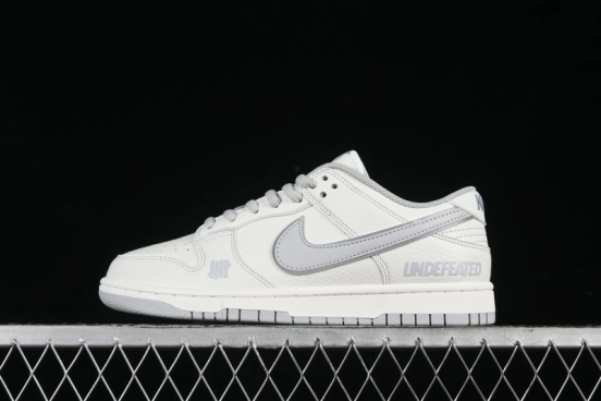 Nike SB Dunk Low x Undefeated Collaboration Casual Skate Shoes - UN1697-622