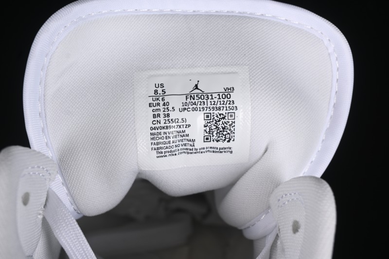Nike Air Jordan 1 Mid Basketball Shoes Silver White - FN5031-100