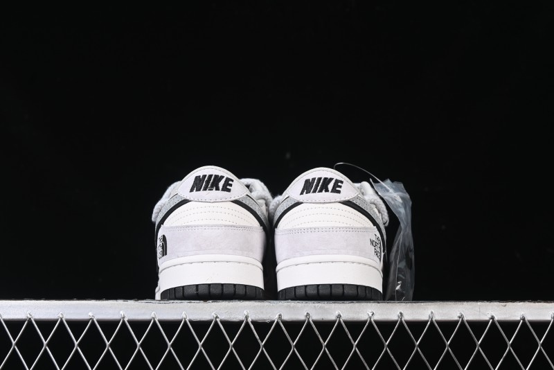 Nike SB Dunk Low The North Face x CDG Collaboration Anniversary Edition Customized Low-Top Skateboarding Shoes - XX3168-307