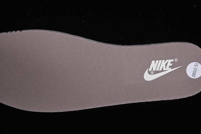 Nike Supreme SB Dunk Low Custom High-End Casual Skateboarding Shoes with Light Pink Colorway - RM2308-331