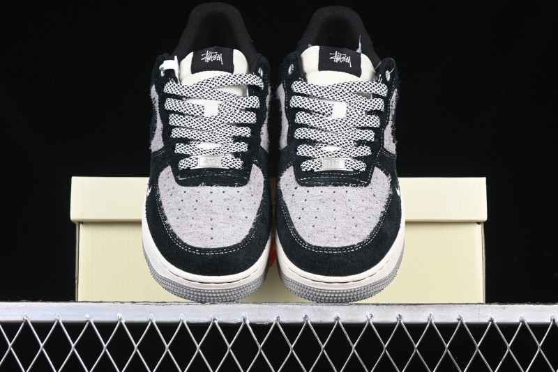 Nike Air Force 1 '07 Low Stussy Collaboration Black Grey Outsole Low-Top Casual Sneakers - SJ6698-017