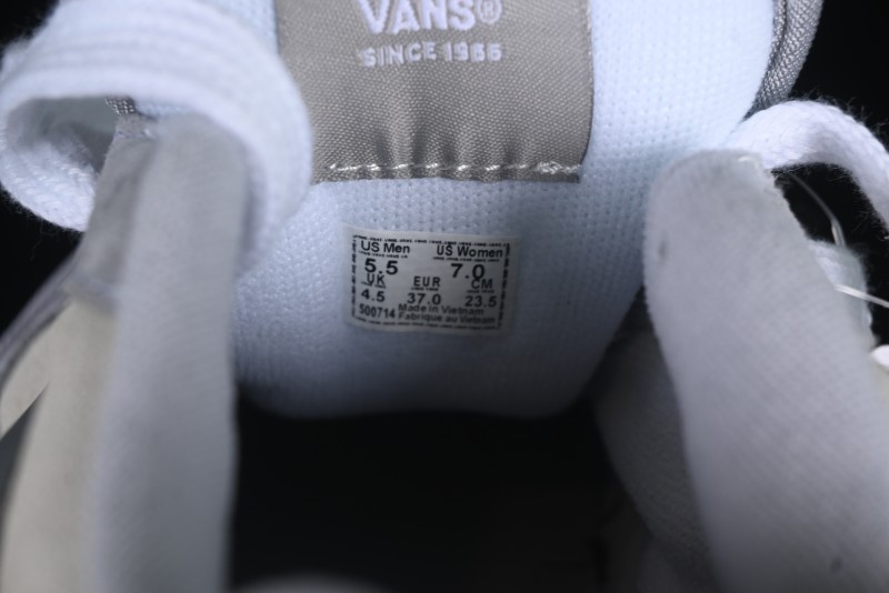 Vans Knu Skool Low-Top Retro Chunky Sneakers - VN000D22BH7