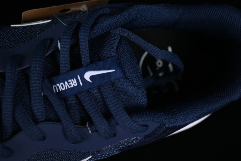 Nike Revolution 7 Wide Low-Top Running Shoes with Breathable Mesh and Durable Cushioning - FB2207-400