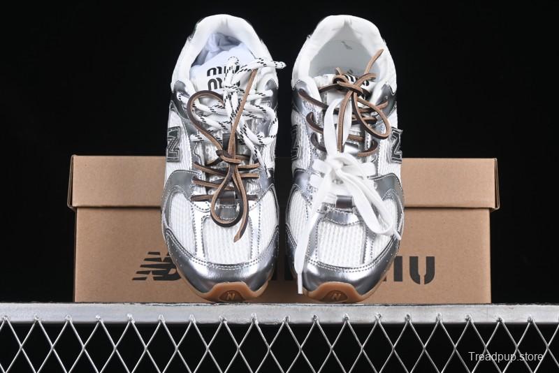 New Balance 530 Metallic Silver Sneakers – Stylish & Sporty Design