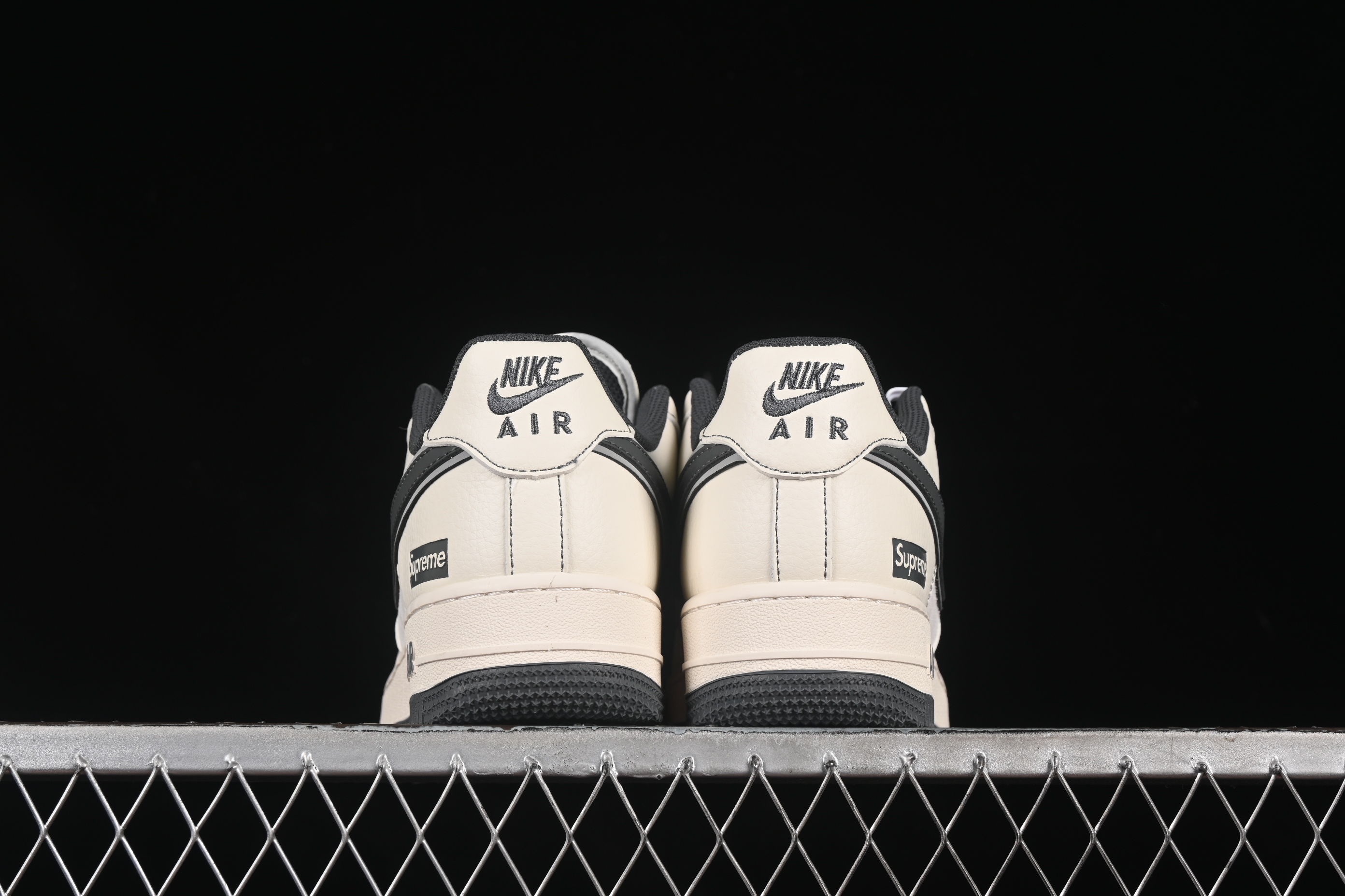 Nike Air Force 1 '07 Low Supreme Casual Sneakers with Full-Length Air Cushion - XZ6188-367