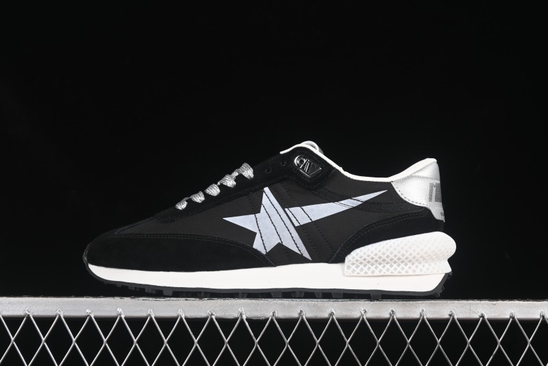 Golden Goose Marathon Comfortable Low-Top Lifestyle Sneakers in White Black - H8D4