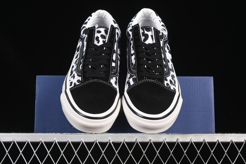 Vans Old Skool 36 Low-Top Retro Skate Shoes - VN000D56BA2