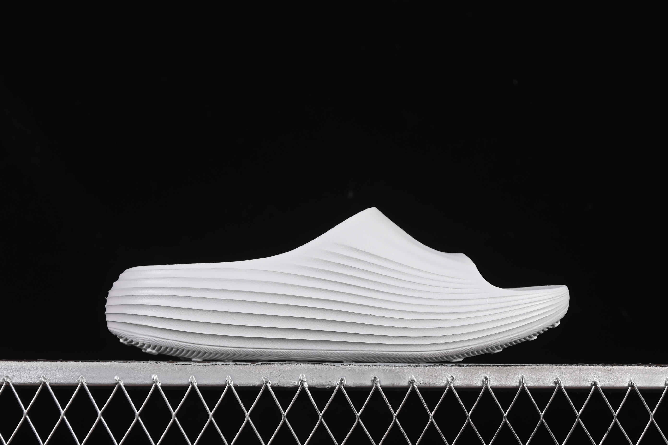 Nike ReactX Rejuven8 Slide Summer Sandals with Soft ReactX Foam for Ultimate Comfort - HV4484-002