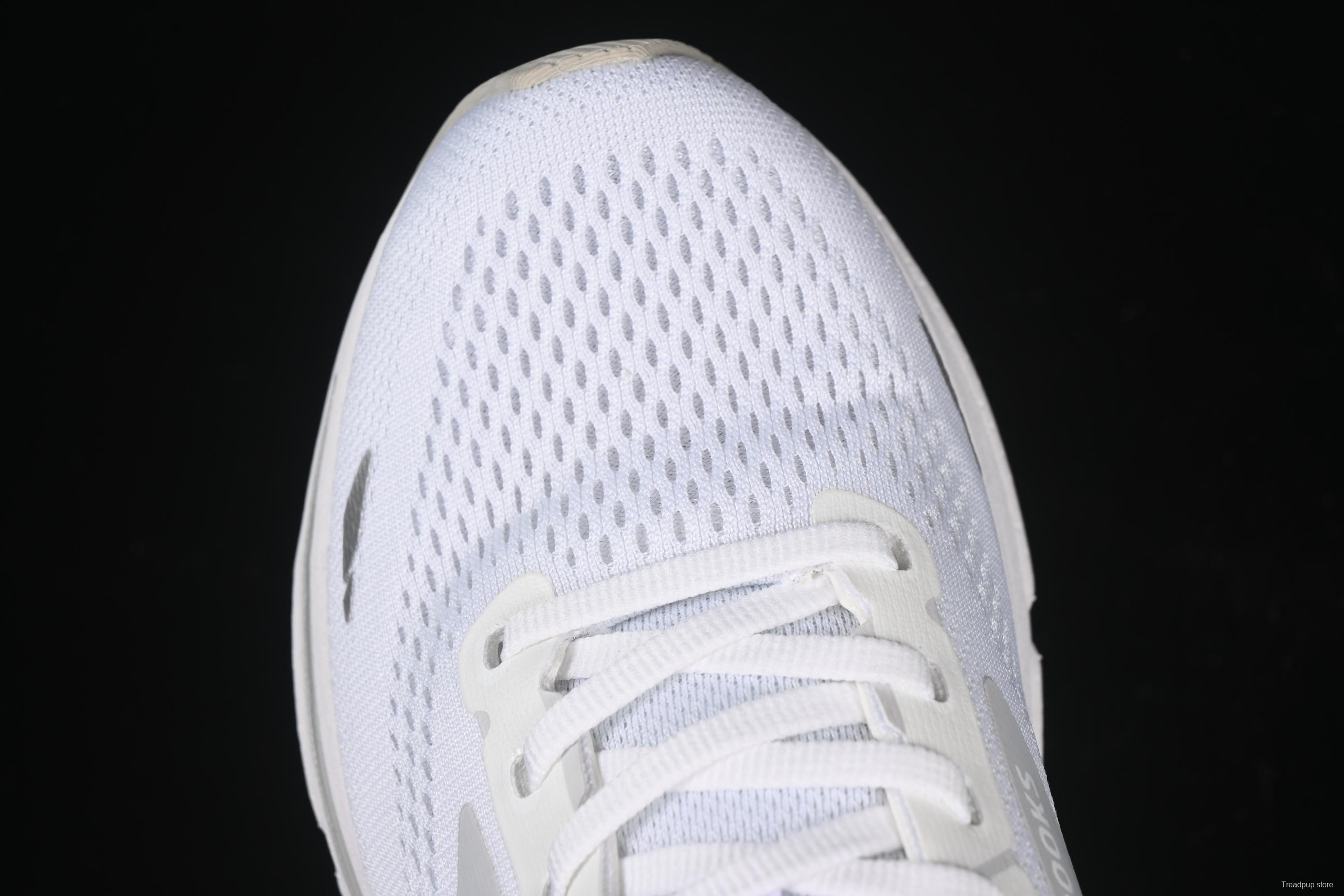 Brooks Adrenaline GTS 23 Running Shoes with Enhanced Support and Breathable Mesh - 1203811B104