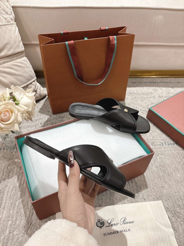 2025 Slippers LP Black Leather Slippers LY00270