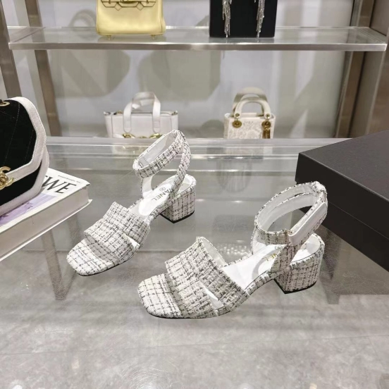 2025 Women Chanel White Black Tweed Leather Sandals LY00280