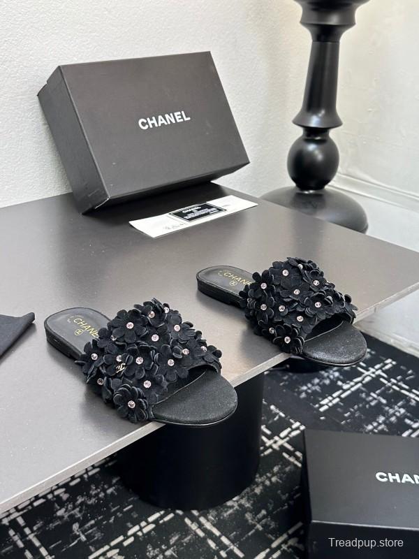 2025 Women Chanel Black Leather Slides