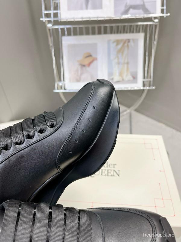 2024 Unisex Alexander McQueen Black Leather Sneaker Seal Logo MJ00370