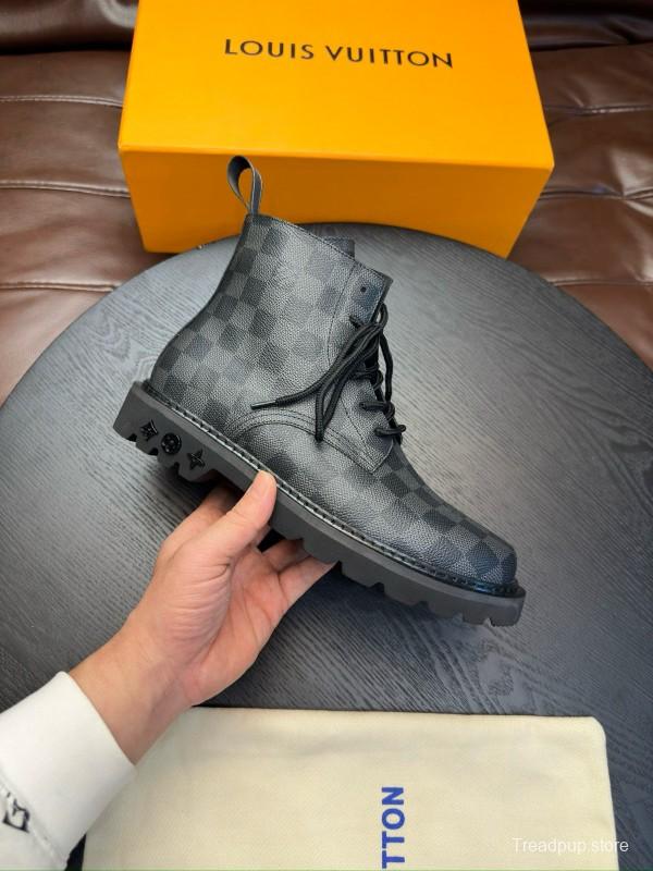 2024 Men Louis Vuitton Black Grey Leather Ankle Boots MJ00440