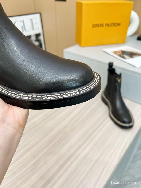 2024 Women Louis Vuitton Black Calf Leather Chelsea Boots MJ00340