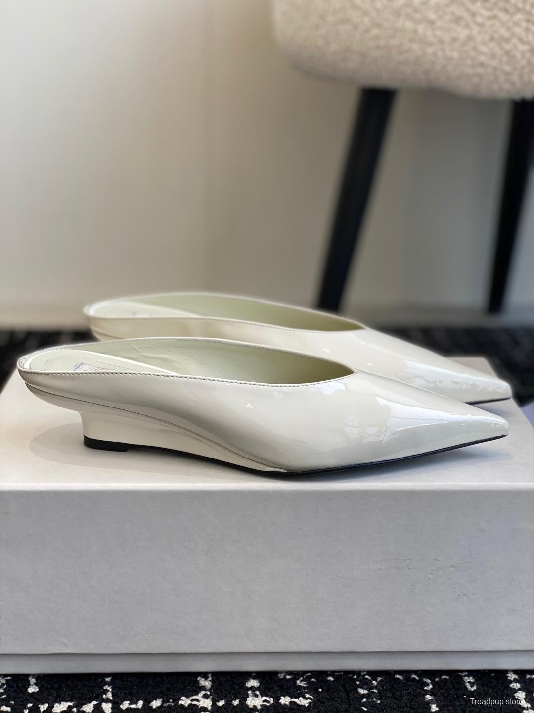 2025 Women Toteme White Patent Leather Mule Shoes