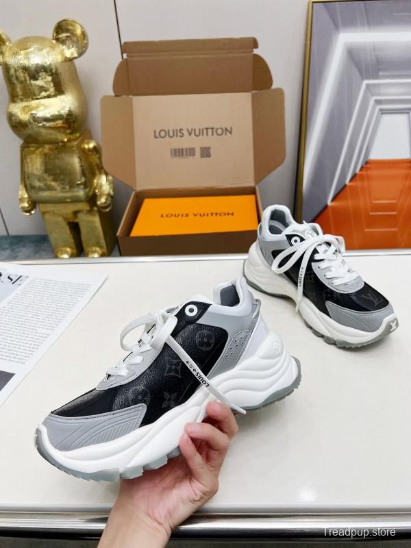 2025 Unisex Louis Vuitton Black White Leather Mesh Sneakers LY00340