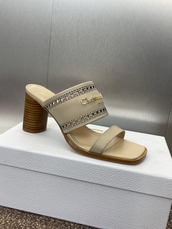 2025 Women Dior Beige Leather Slippers KFY00310