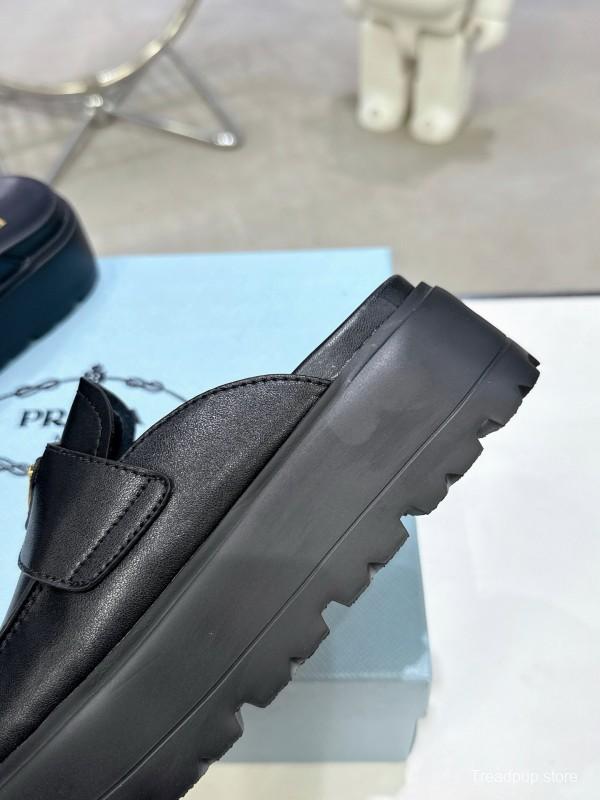 2025 Women Prada Black Leather Loafers
