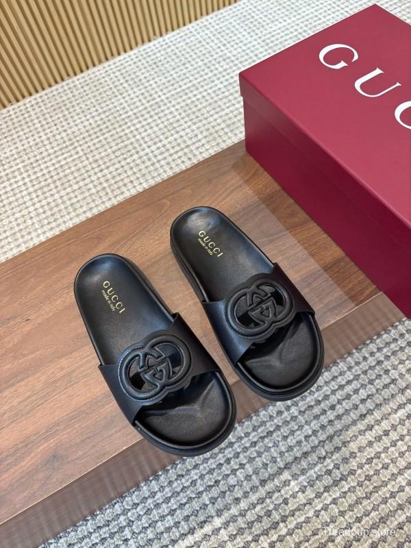 2025 Women Gucci Black Leather Slippers Interlocking G LY00230