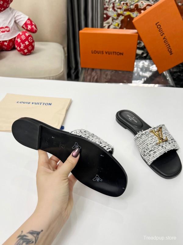 2025 Women Louis Vuitton Black White Fabric Slippers LY00210