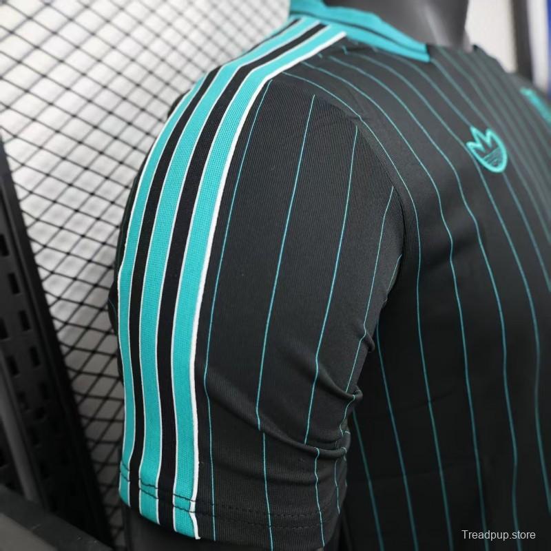 Player Version 25/26 Liverpool Black Adidas Original Casual Jersey