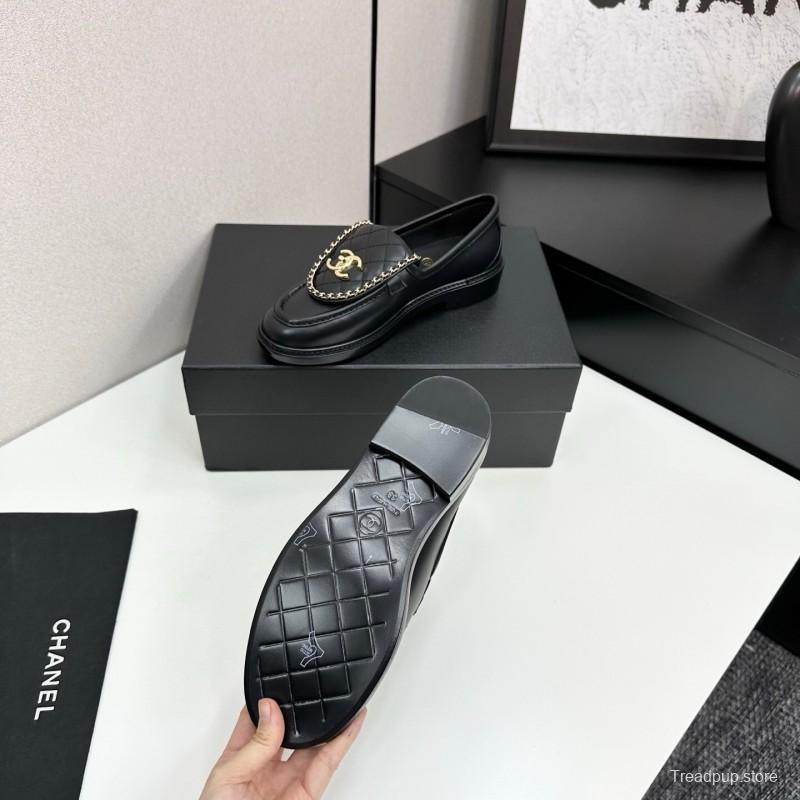 Chanel Classic Flap Chain CC Loafers with Buckle Closure - LY00320