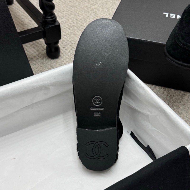 Chanel 2025 SS Teddy Fur Loafers with Double C Logo - KFY00300