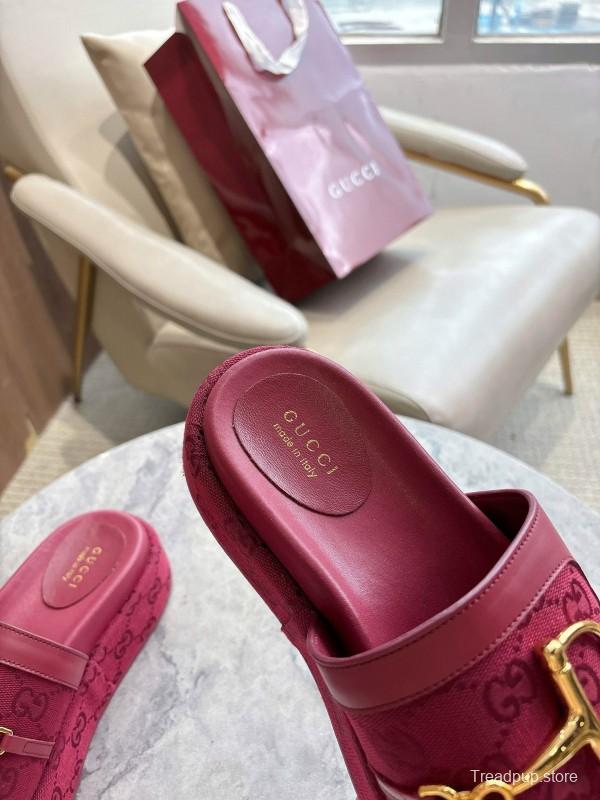 Gucci Women's Sandals with Iconic Horsebit Detail and Gold Hardware - LY00270