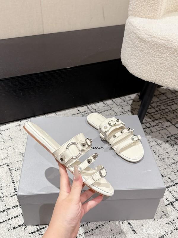 Balenciaga Cagole Metal Studded Sandals Series - KFY00260